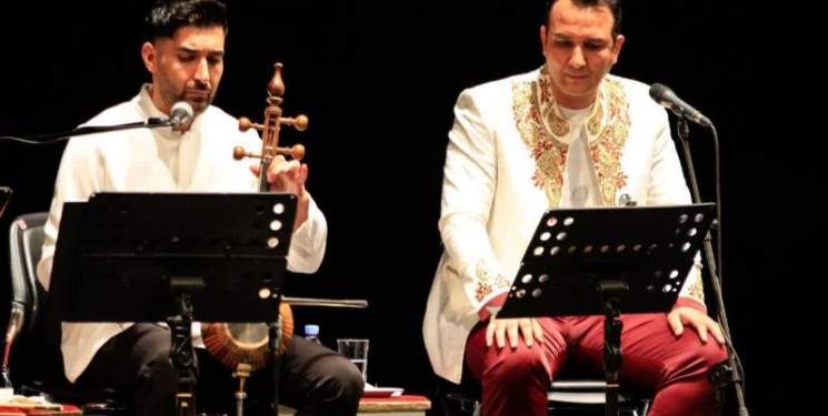 برگزاری کنسرت گروه قمر با صدای مصطفی جلالی‌پور در تالار وحدت